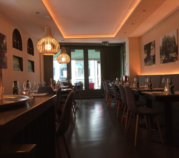 olive tree house-bewerkt